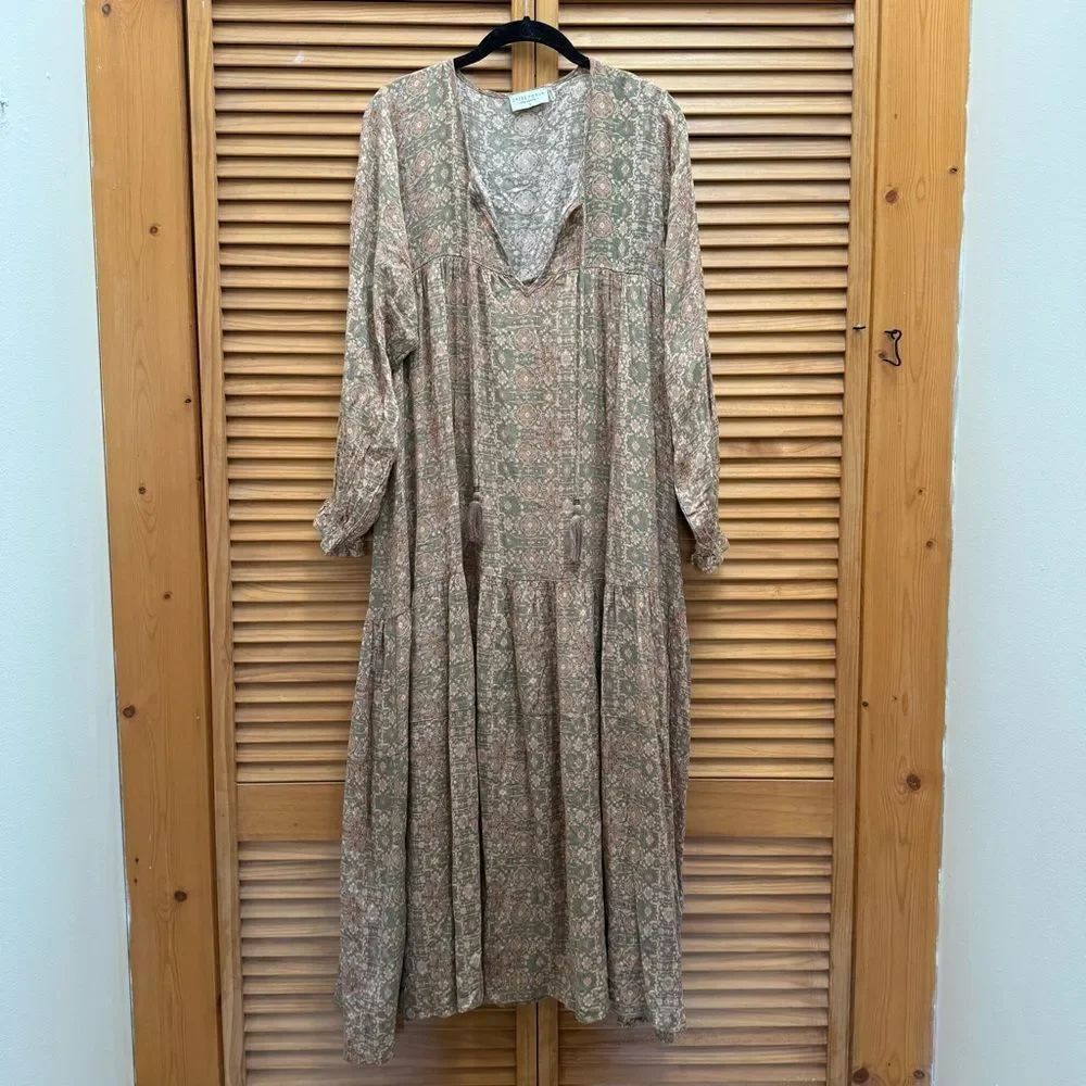 Dress Forum maxi dress size small